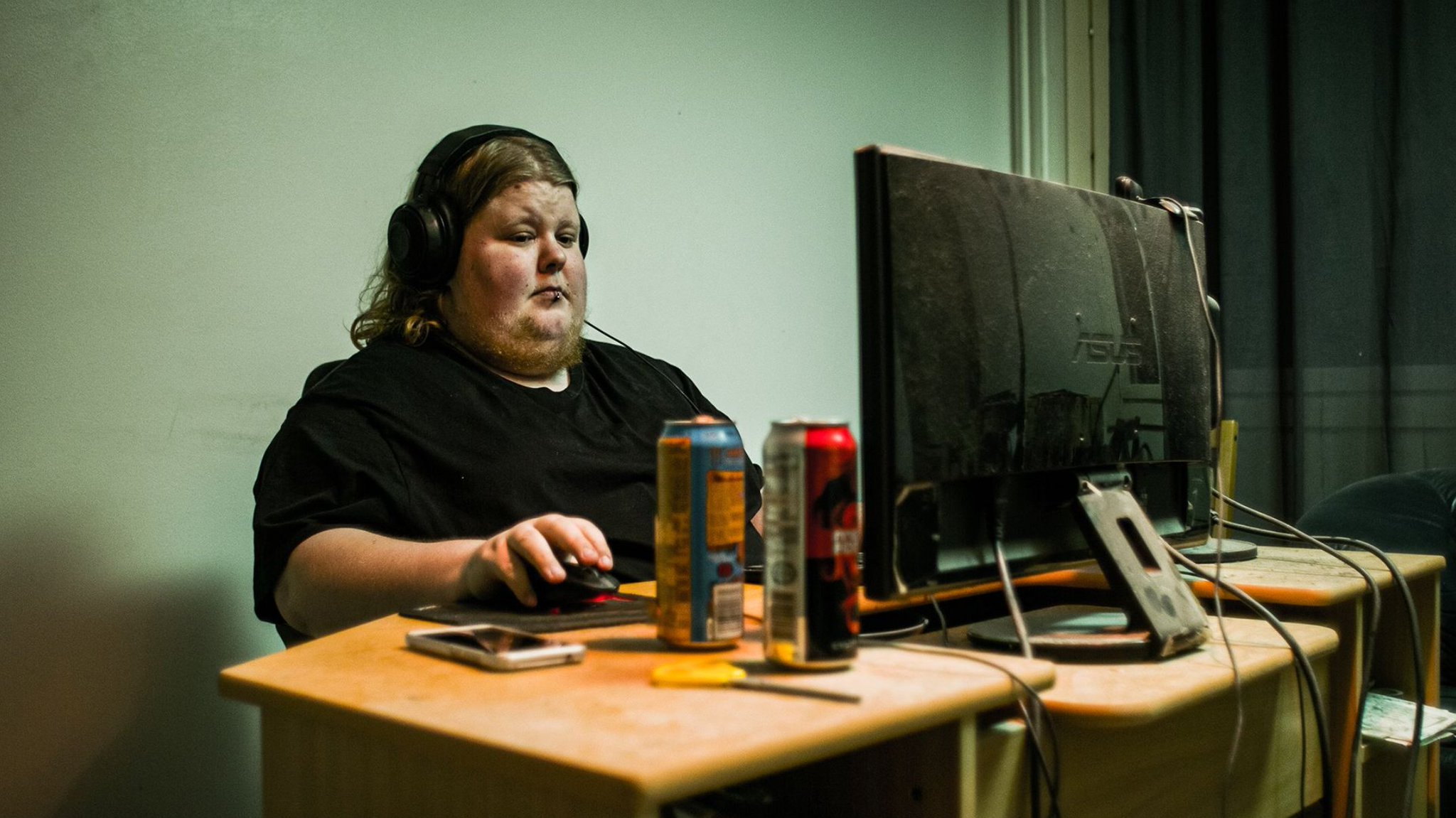 fat nerd neckbeard gaming computer